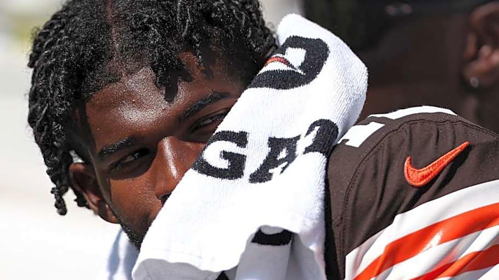 NFL Hall-of-Famer Adds Fuel to Fire of Shedeur Sanders Controversy