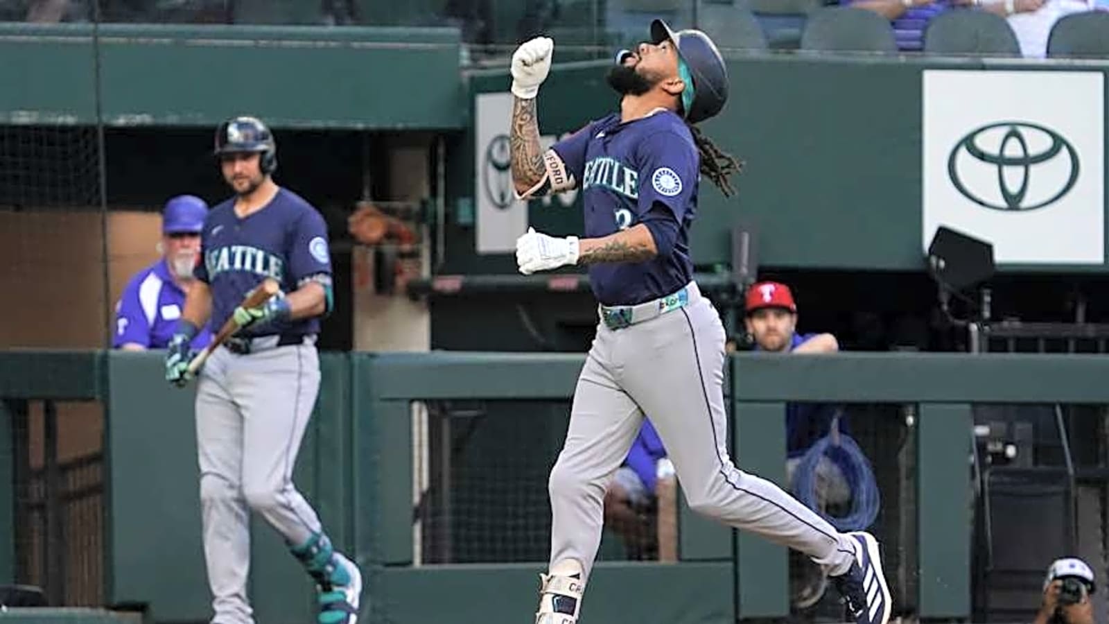Seattle Mariners Win 8th Consecutive Series With 2-1 Triumph Over Texas Rangers