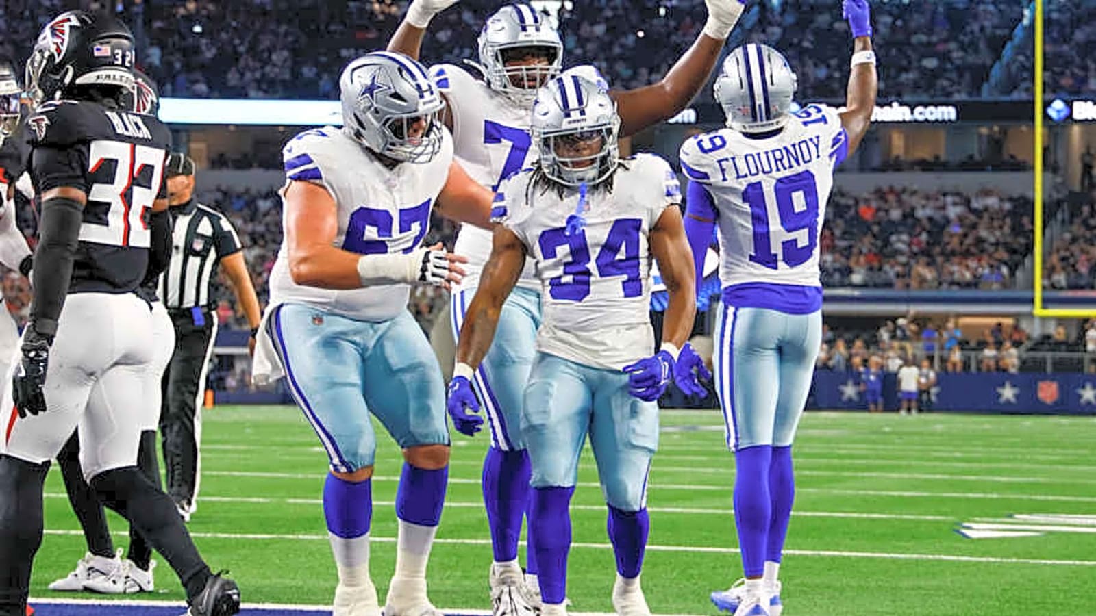 Dallas Cowboys rookie running back injured late in preseason finale