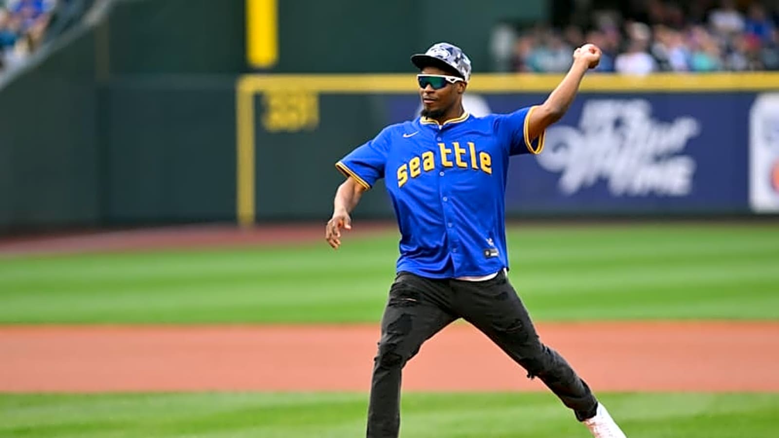Rare Mariners playoff run could cause chaos for Seahawks&#39; kickoff times