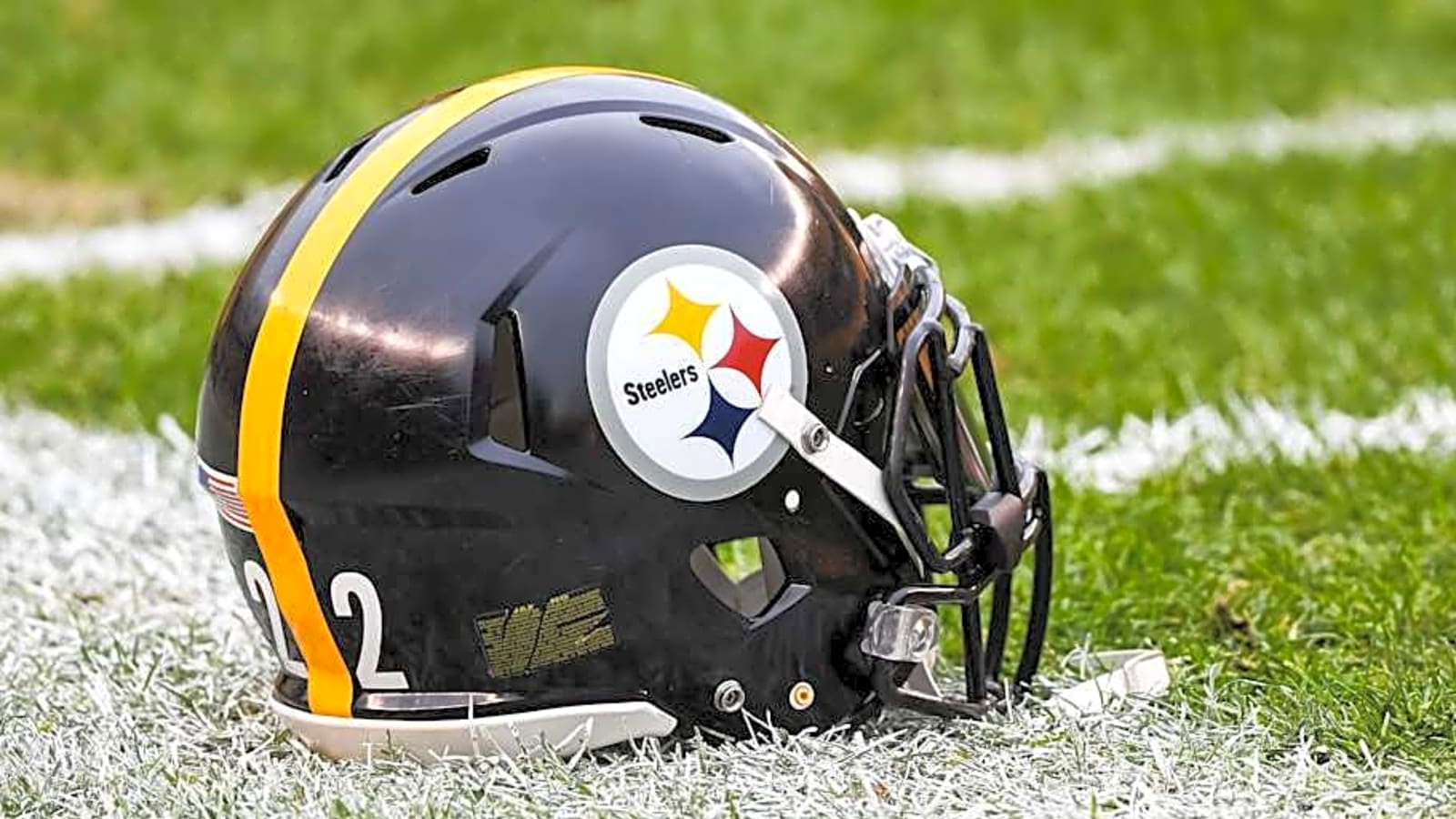 Patriots Urged to Pursue Exiled Former Steelers WR