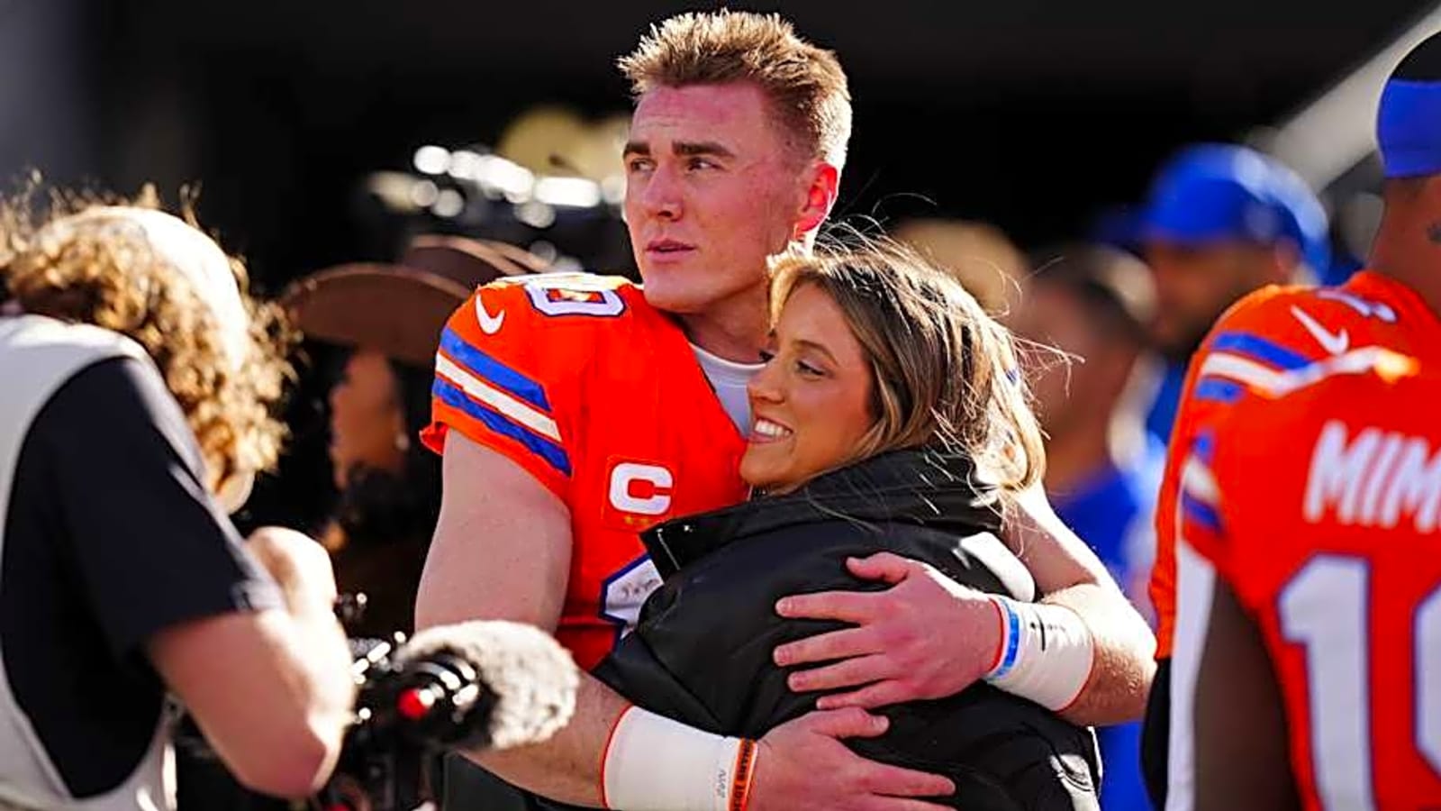 Bo Nix’s Wife Shares Emotional Photo After Heartbreaking Injury