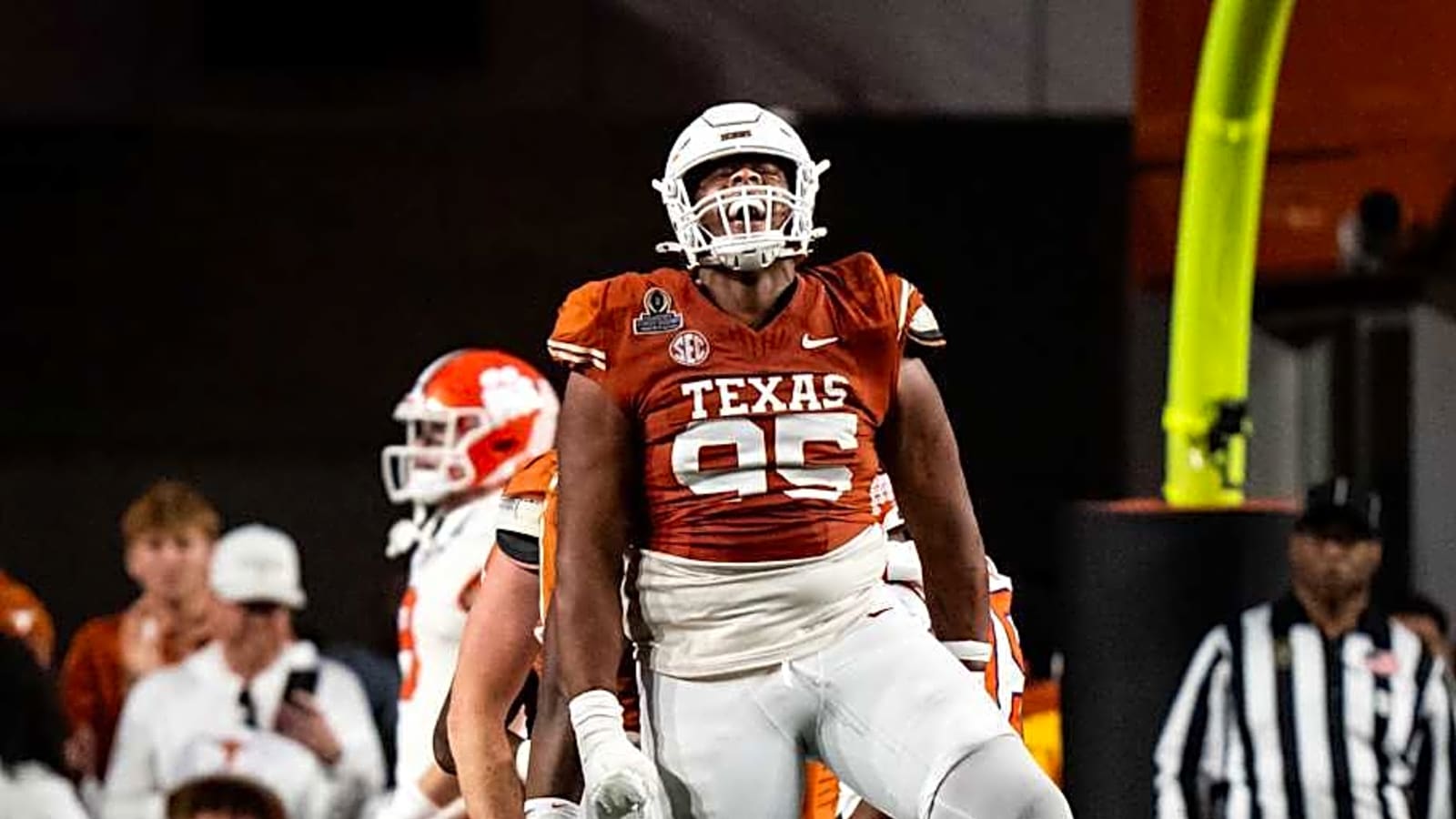 Top 2026 Defensive Tackle Commits to Georgia Bulldogs Over Texas Longhorns