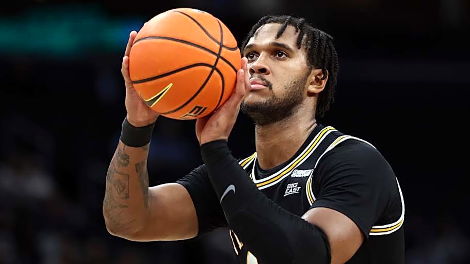 Los Angeles Lakers Reportedly Sign Elite 3-Point Shooter
