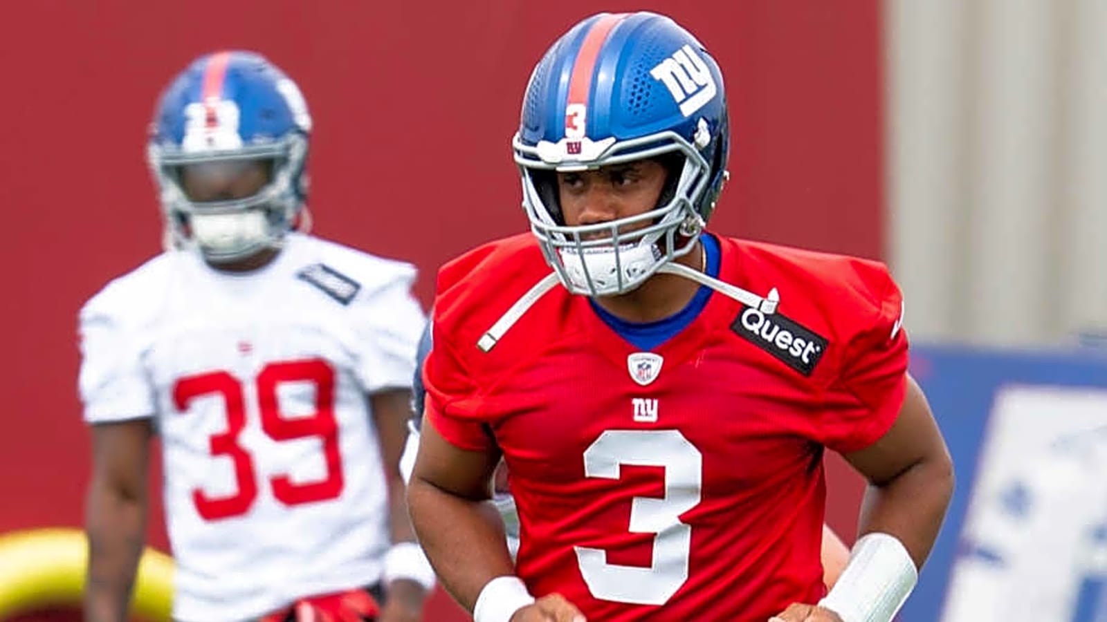 Giants Taking to Their New Leader on Offense