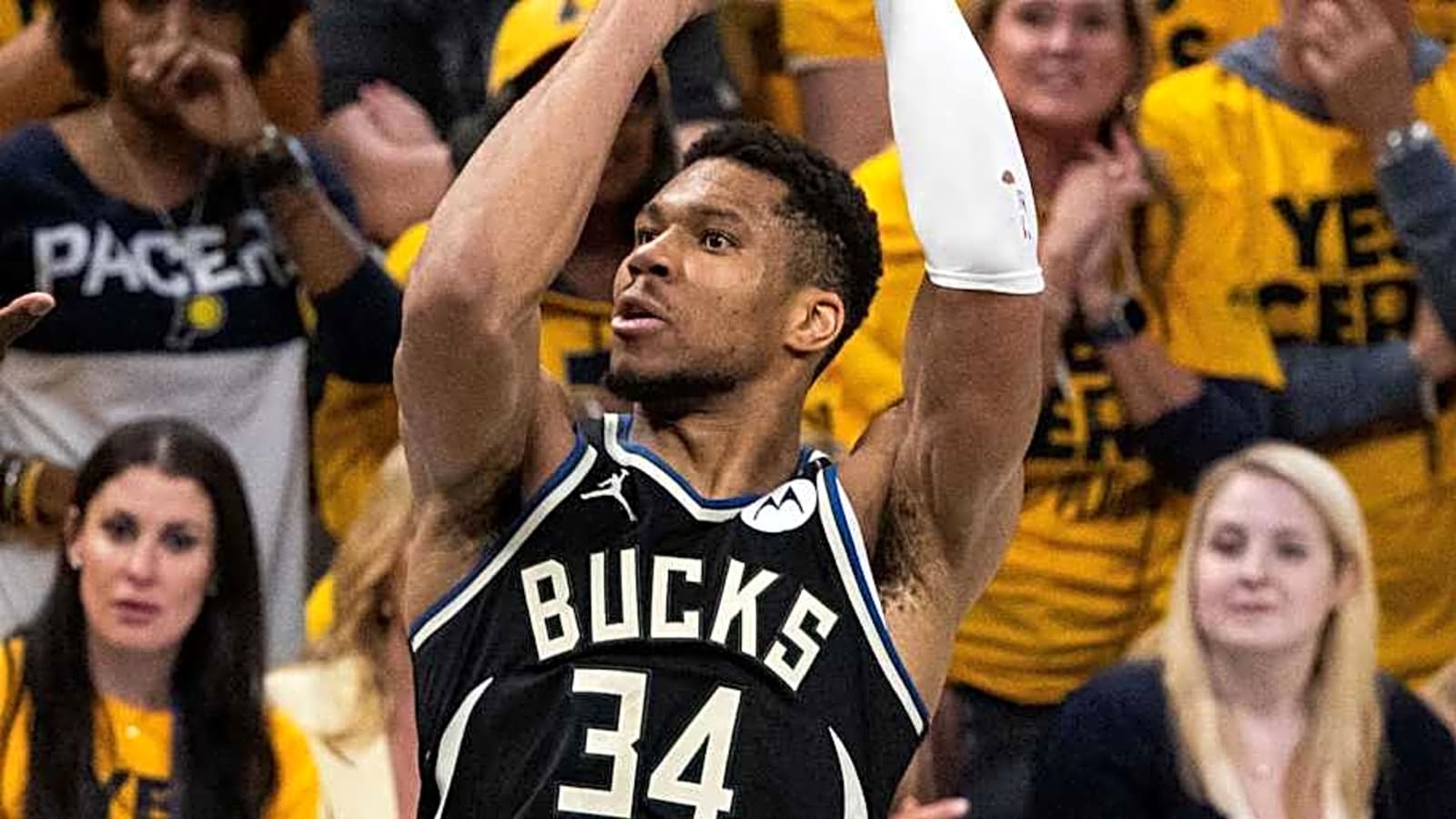 Should Houston Rockets Trade for Bucks&#39; Giannis Antetokounmpo?