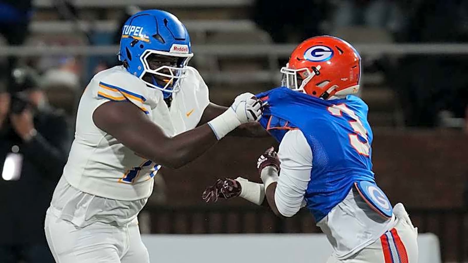 Top 10 IOL College Football Recruit Has Two Programs Battling for Commitment