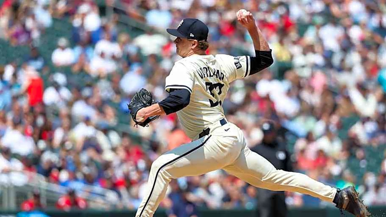 Report: Twins trade Louis Varland and Ty France to Blue Jays