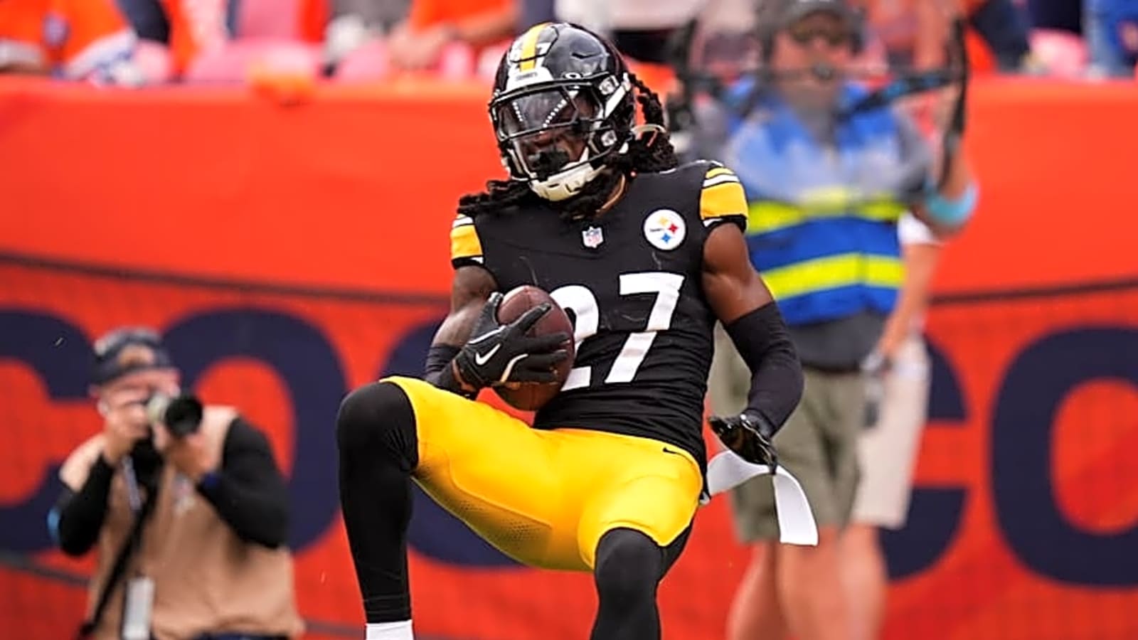Steelers Waive Promising CB After Failed Physical