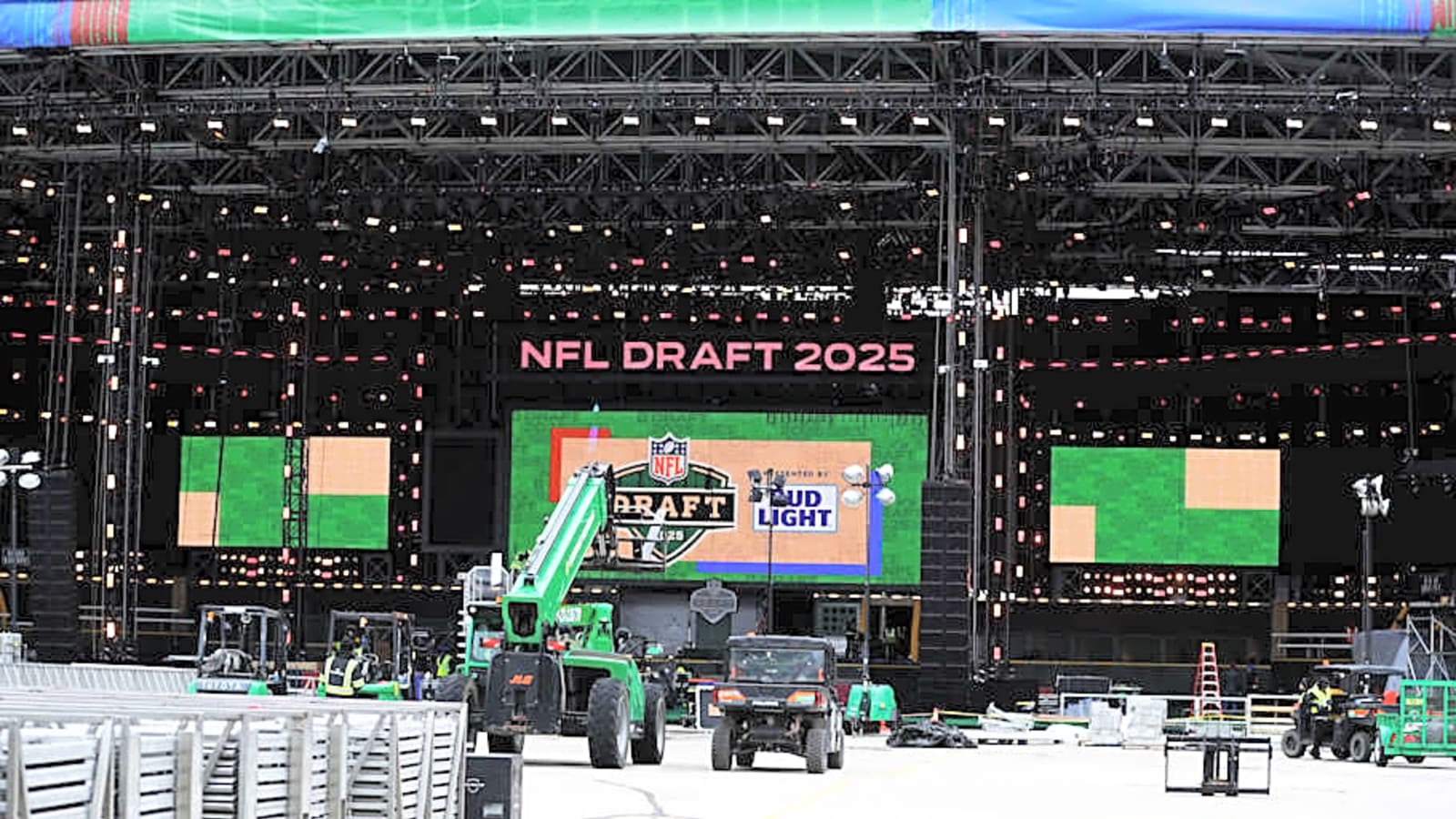 What will the Vikings do with the No. 24 pick? Insider Tom Pelissero weighs in