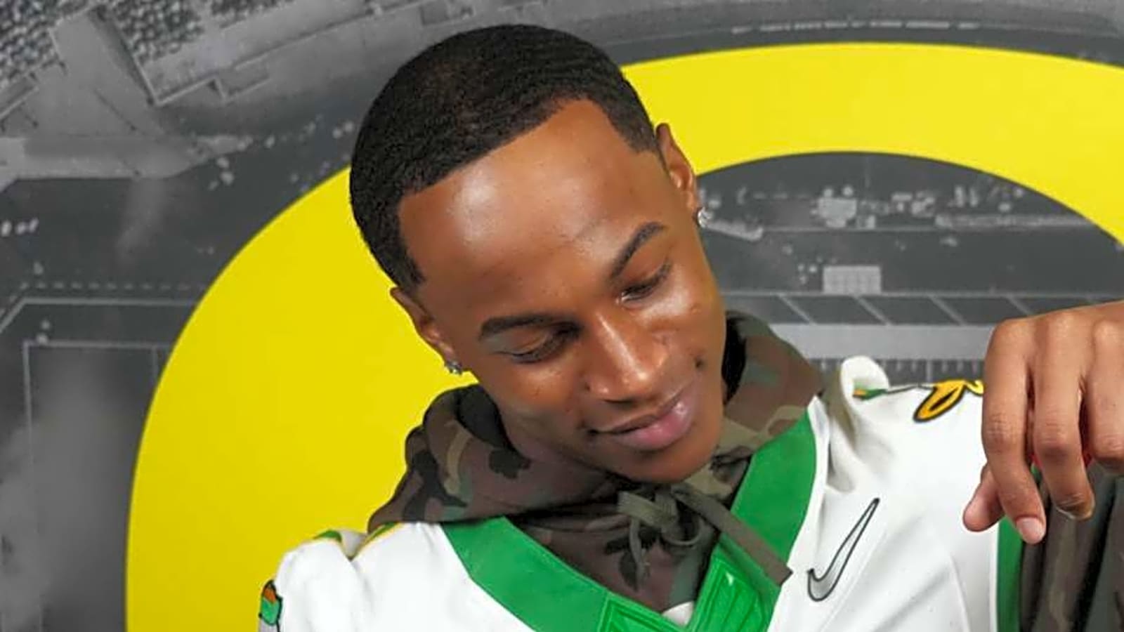 Oregon Receiver Evan Stewart Reveals Intense Mentality for Next Season