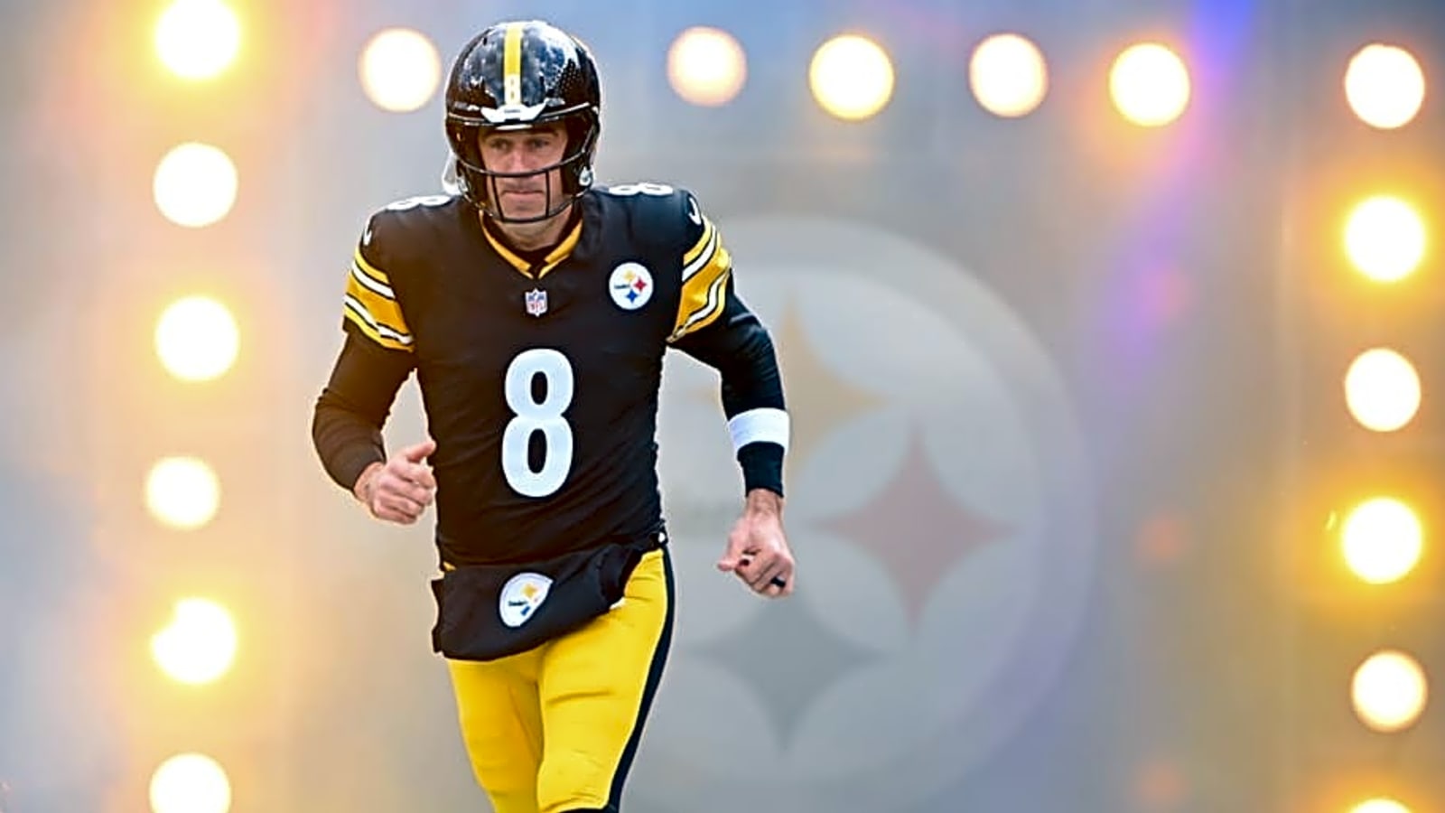 Steelers Have Easy Aaron Rodgers Decision to Make