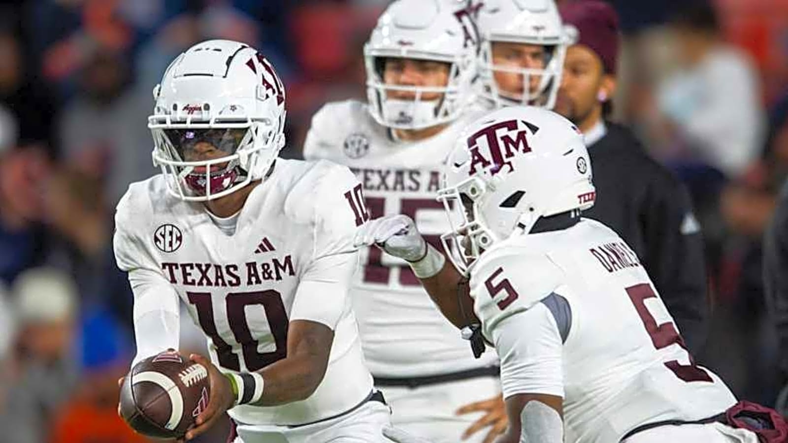 Texas A&M Unveils Uniform Combination vs. Notre Dame