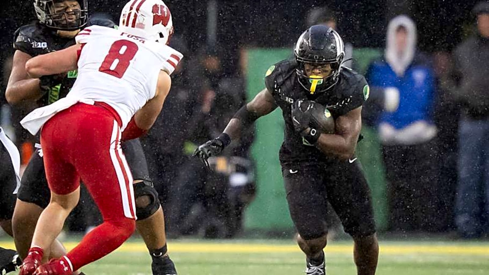 Badgers breakout freshman linebacker promises loyalty to Wisconsin: 'We here to stay'