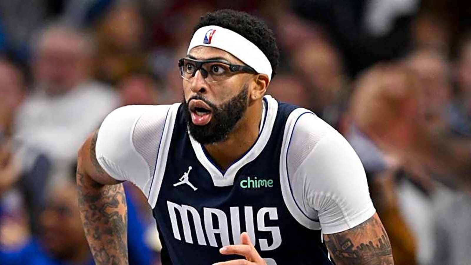 Dallas Mavericks have to make a decision on Anthony Davis problem