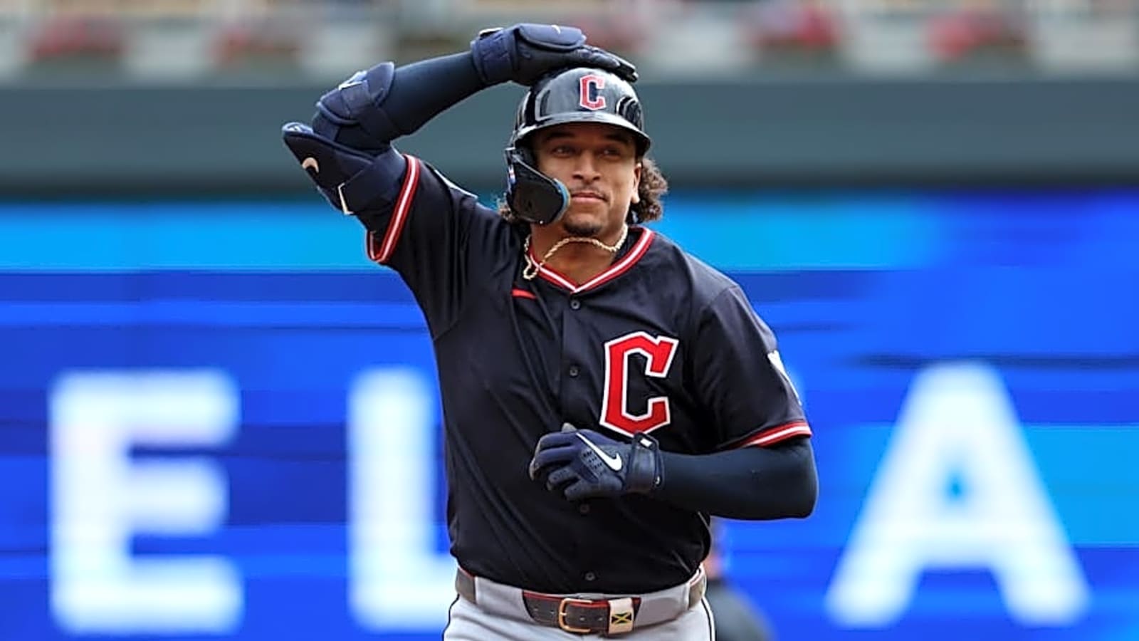 Bo Naylor powers the Cleveland Guardians over the Minnesota Twins, one step closer to MLB Playoffs