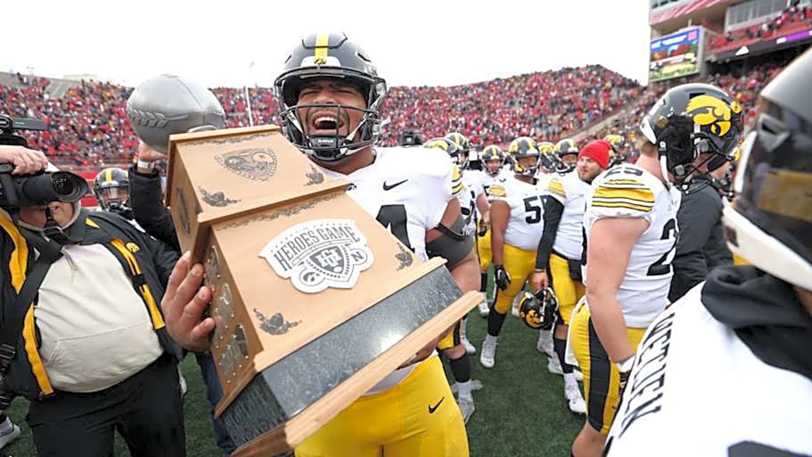 Steelers Select Massive Iowa DT in NFL Draft