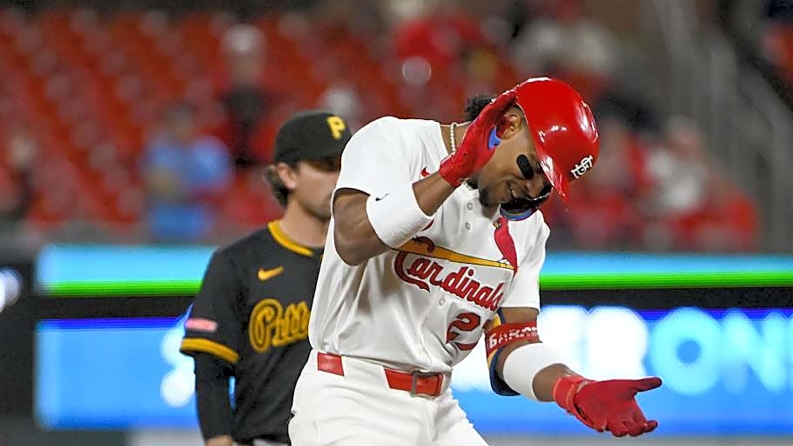 Former Cincinnati Reds Infielder Elects Free Agency