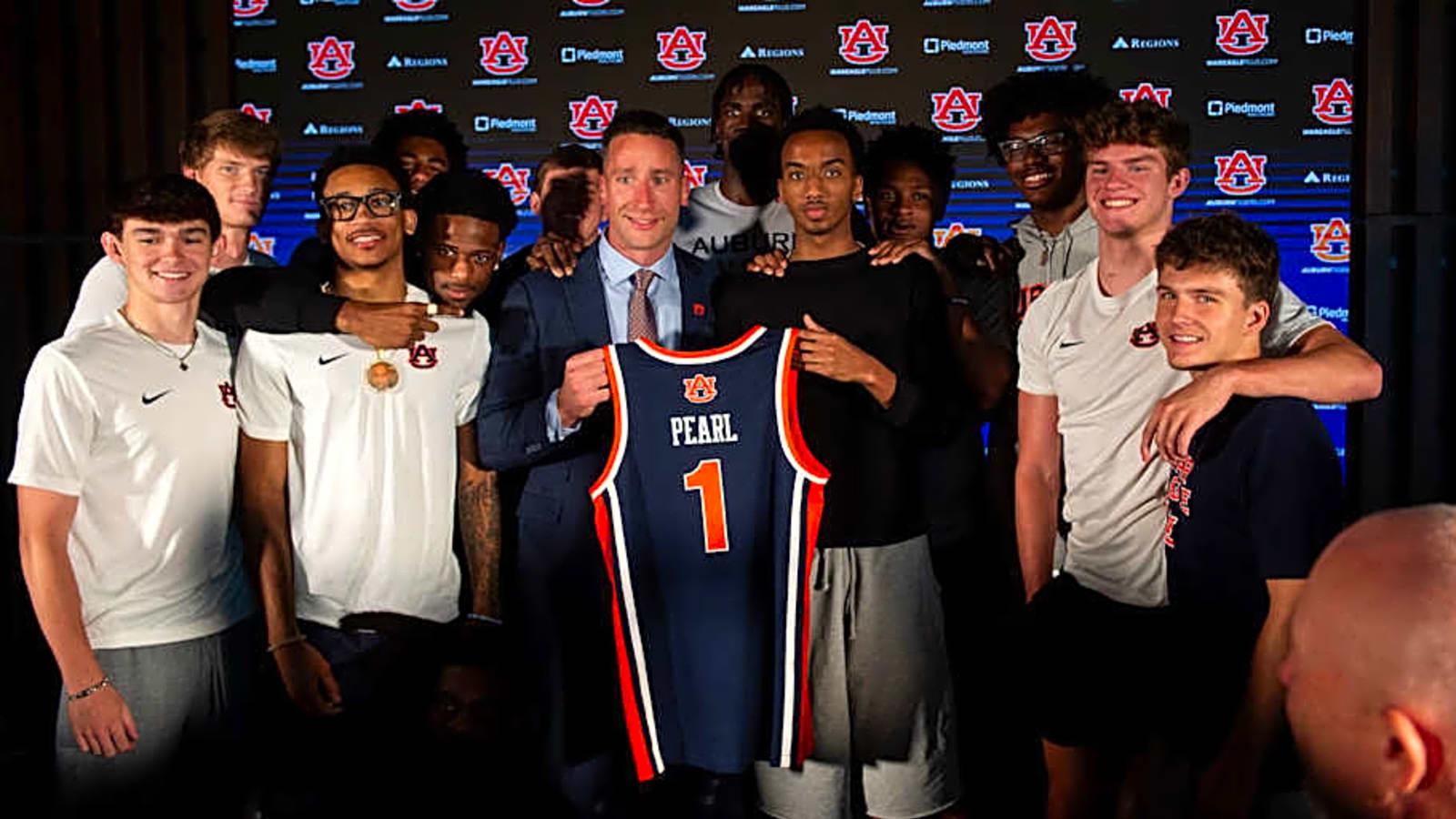 Steven Pearl Faces First Major Test as Auburn Basketball Head Coach as Portal Reopens