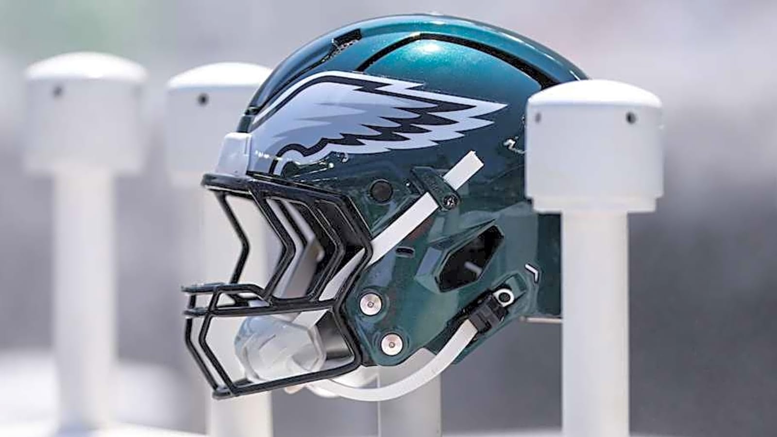 Analyst Predicts Eagles To Release Veteran QB