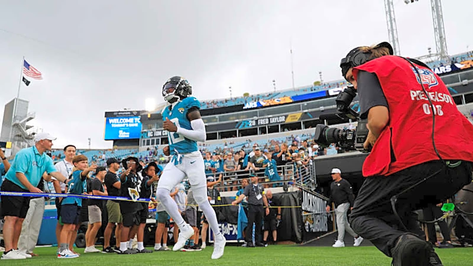 Why Travis Hunter Should be Fantasy Starter vs. Panthers