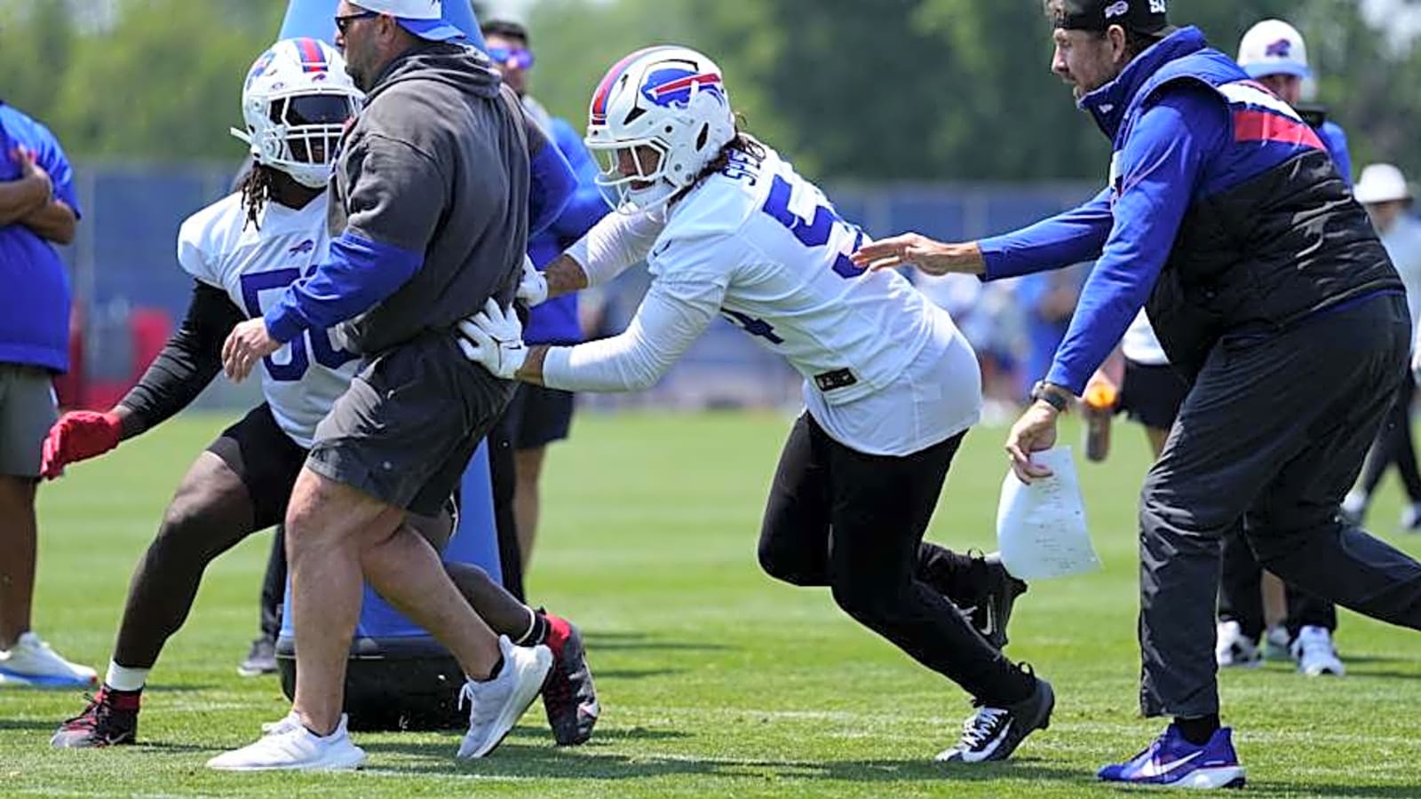 Bills waive oft-injured 2022 draft pick, sign former Army linebacker to roster spot