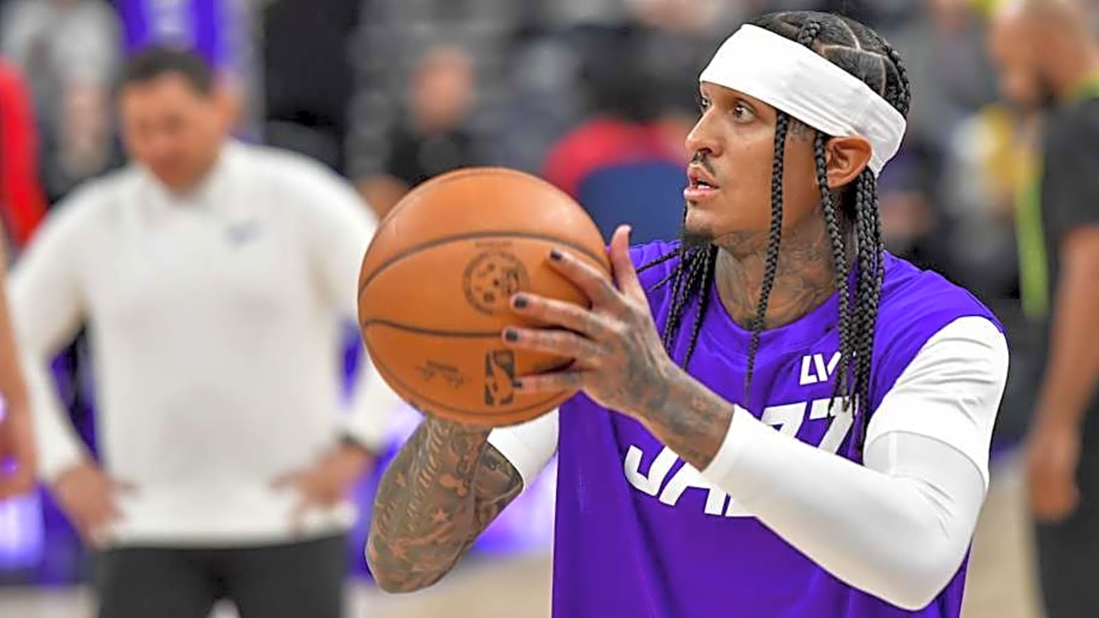 Knicks Officially Sign Two Free Agents