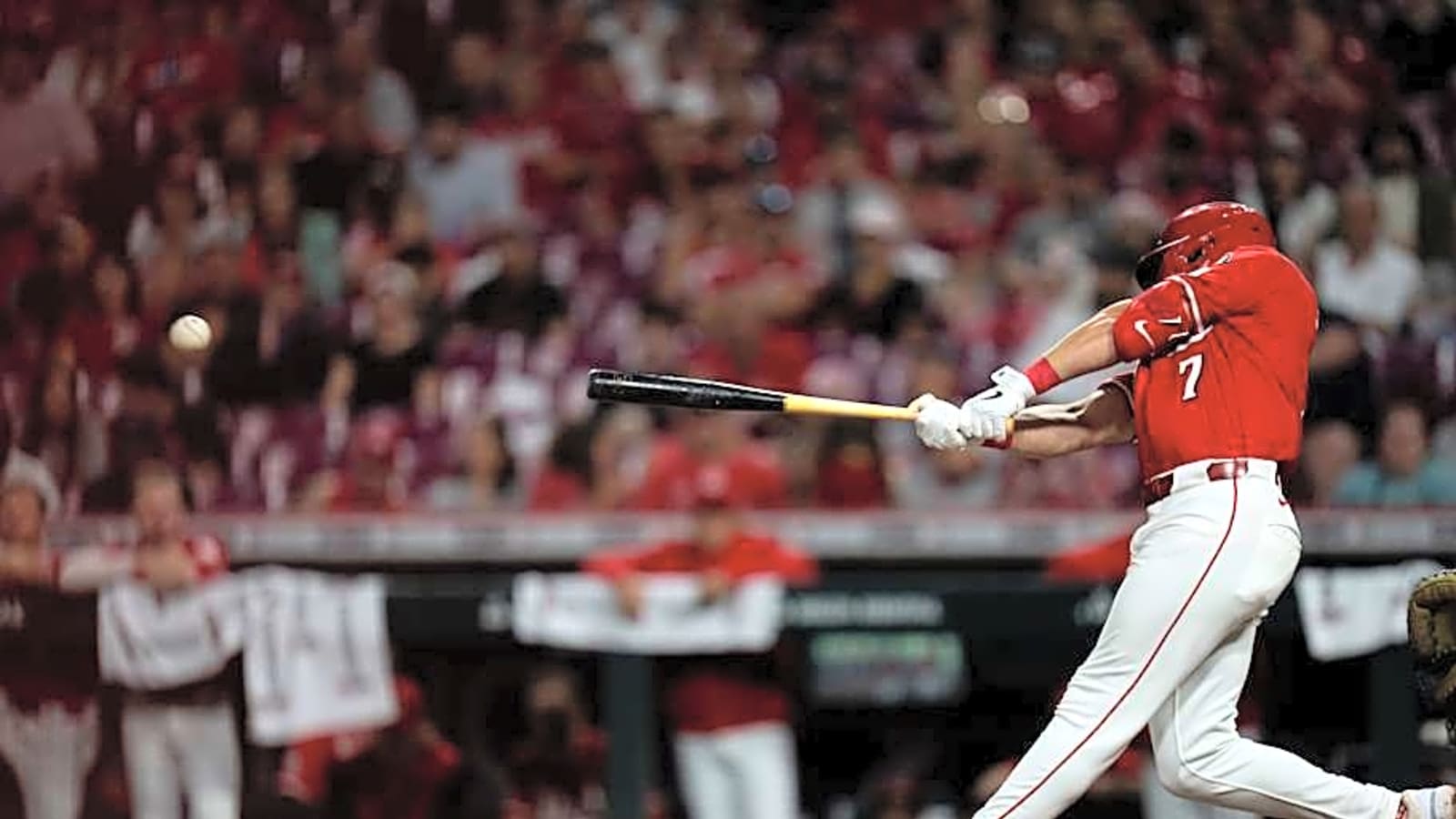 INSTANT REACTION: Reds Win Series in Rain-Shortened Game, Beat Twins 4-2