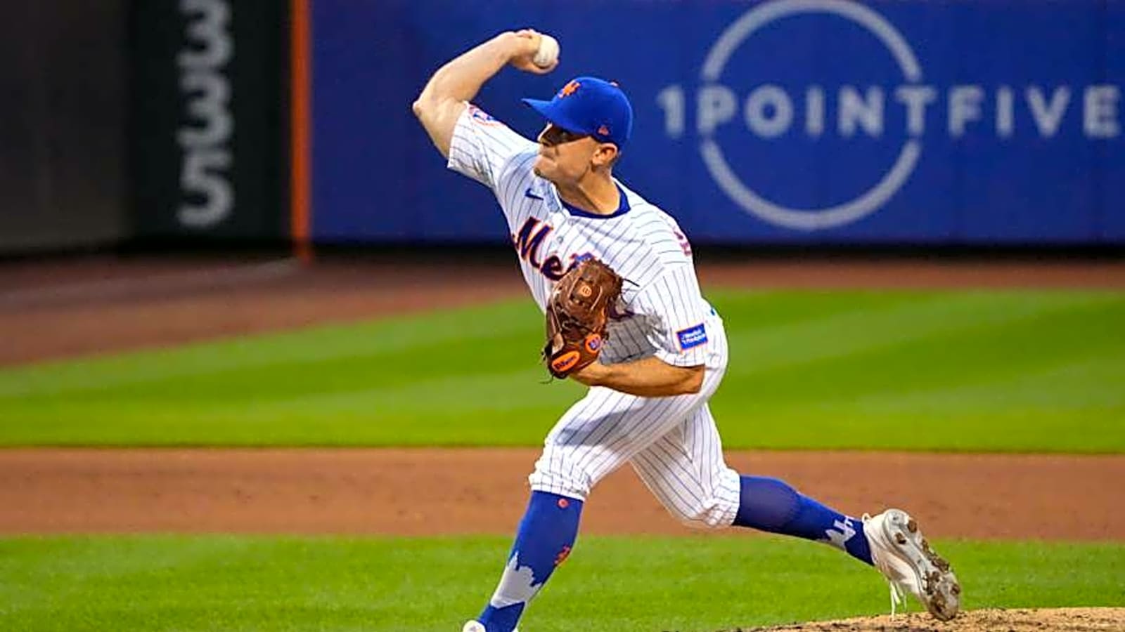 Should the Mets reunite with reliever David Robertson?
