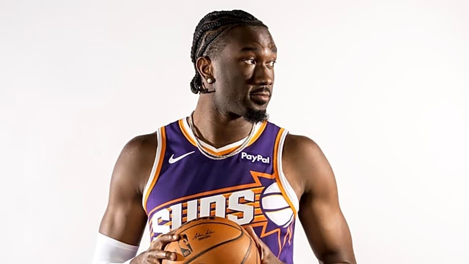 Former NBA Coach Has Strong Belief in Suns Center