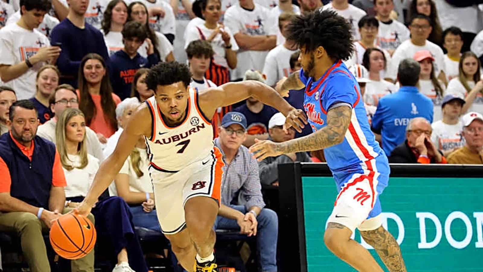 Auburn’s Keyshawn Hall Nets SEC Honor