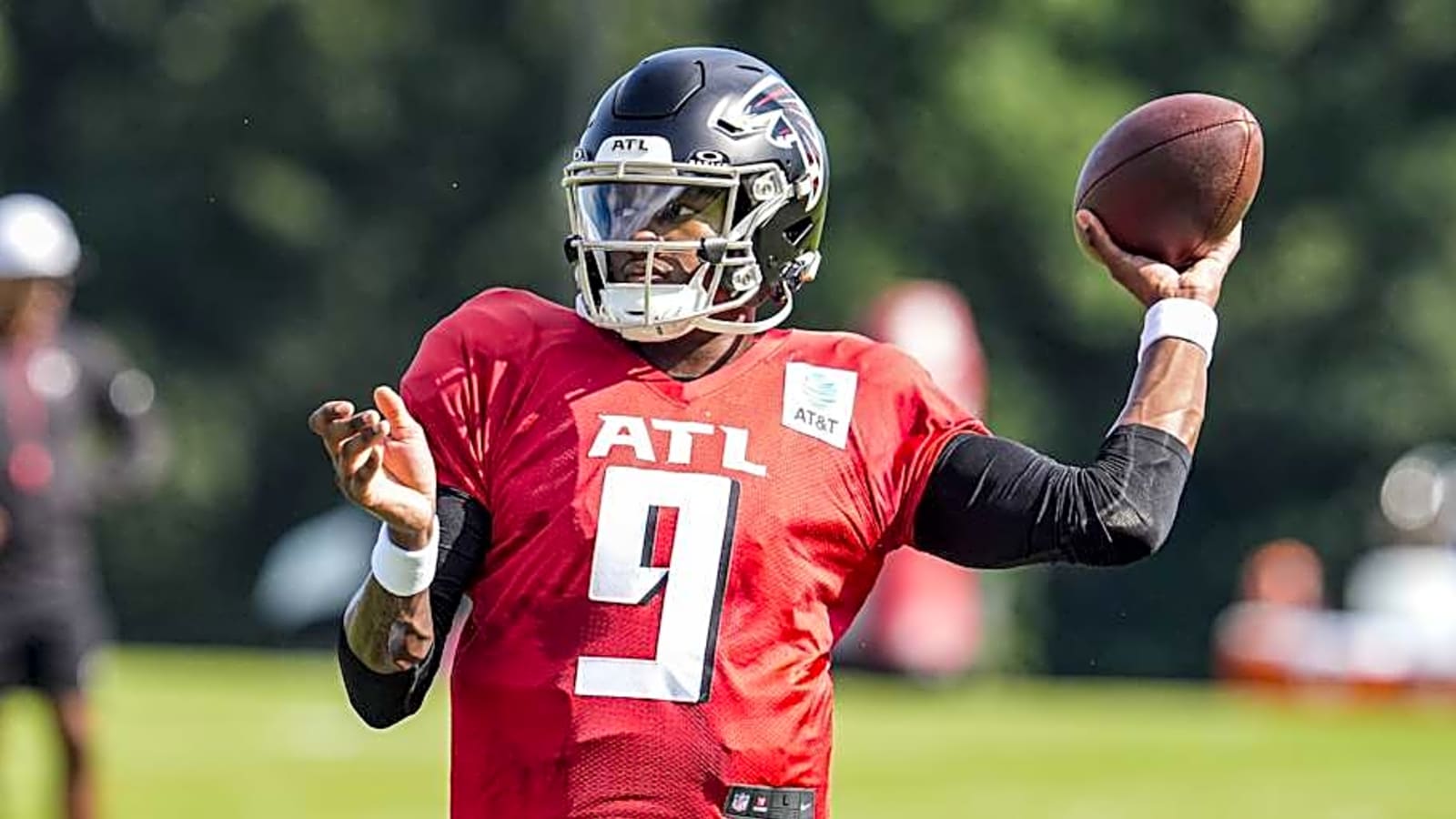 Falcons OC Zac Robinson Offers Tremendous Praise for QB Michael Penix Jr.