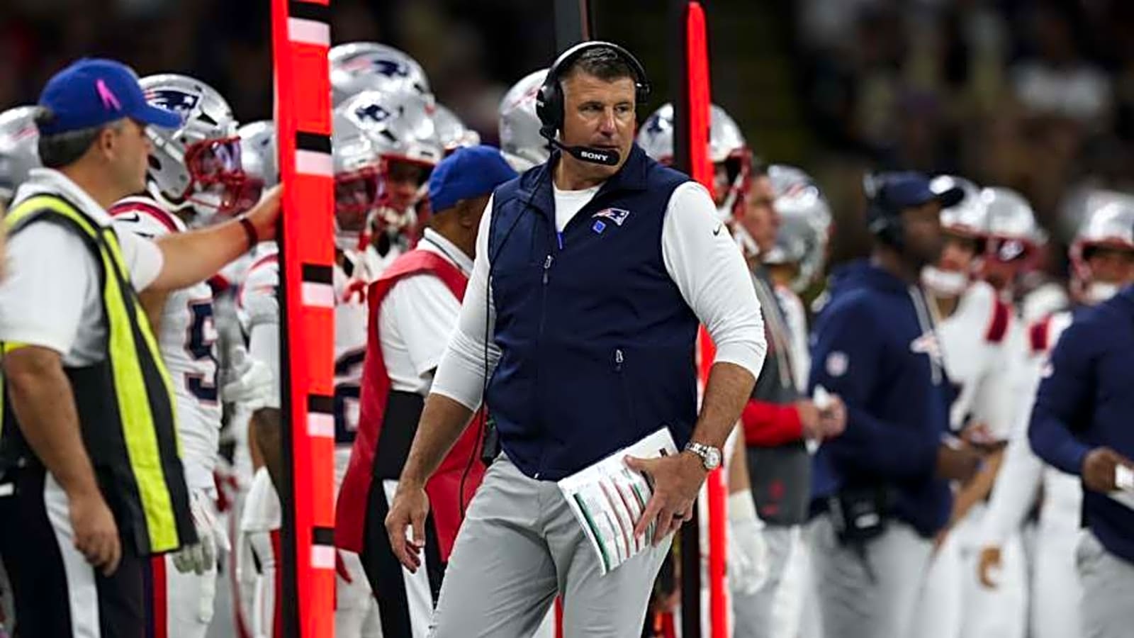 Patriots Thrive Under Mike Vrabel, Titans Collapse Without Him
