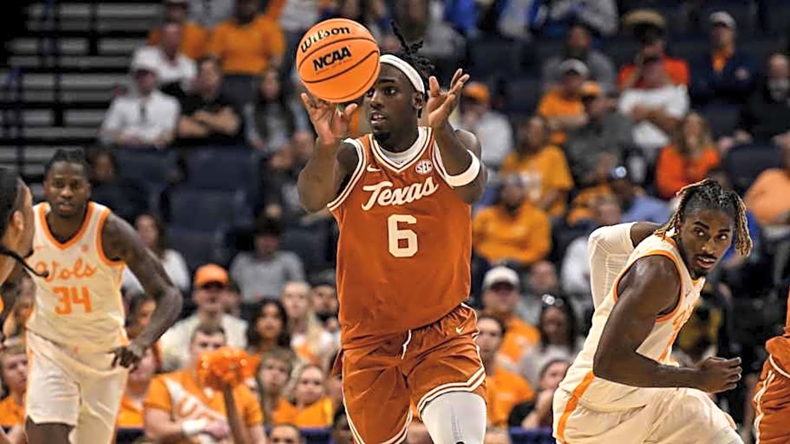 Lakers Announce Signing of Former Texas Longhorns Forward