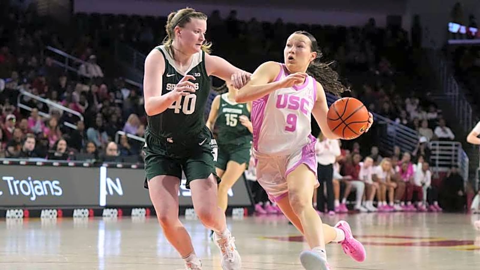 UConn Huskies, Geno Auriemma Get Huge Transfer Portal News on Wednesday