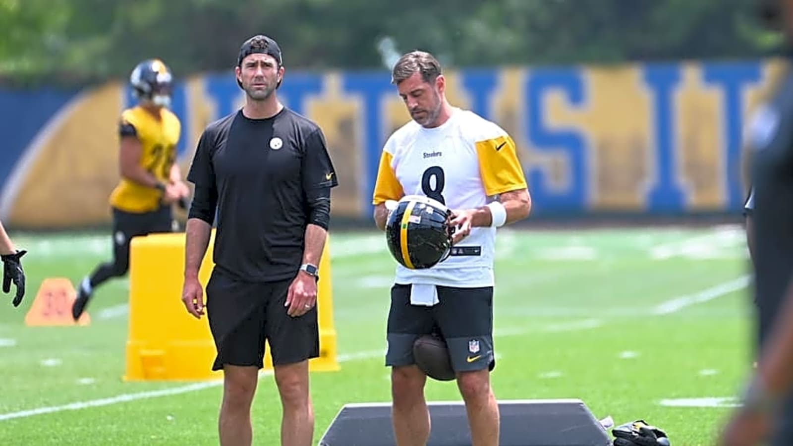 Aaron Rodgers Blasted Jets &#39;Abysmal&#39; Running Game