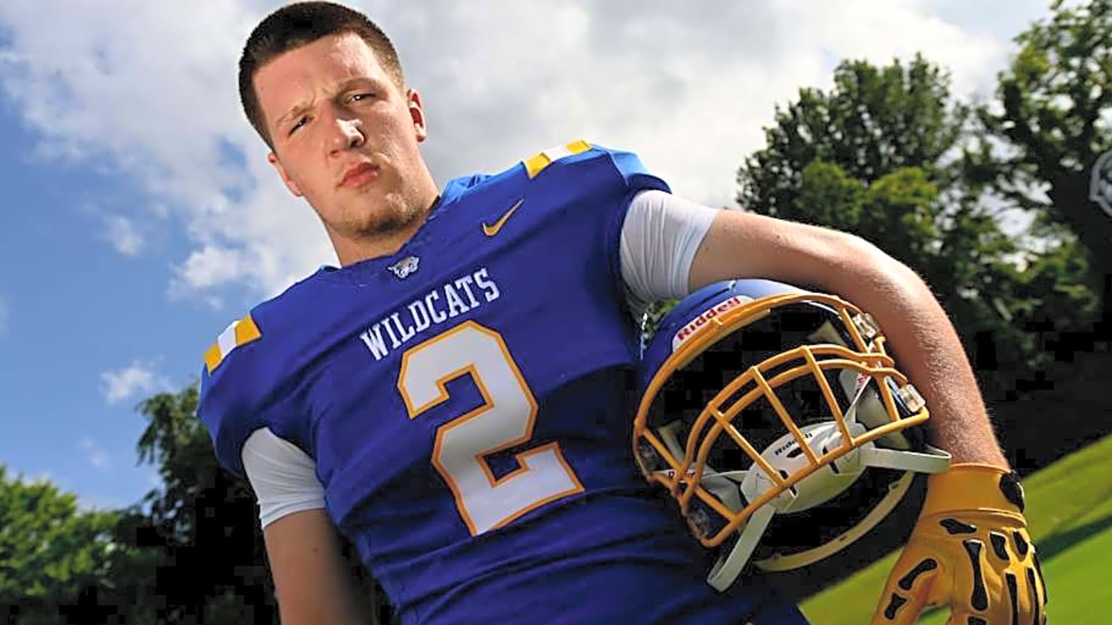 Get to Know Tennessee Football Commit Carson Sneed