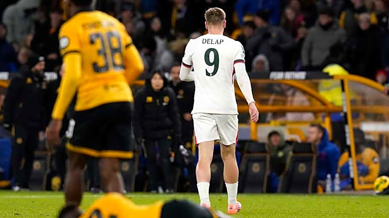 'Embarrassing' - Enzo Maresca slams Liam Delap for Chelsea red card vs Wolves