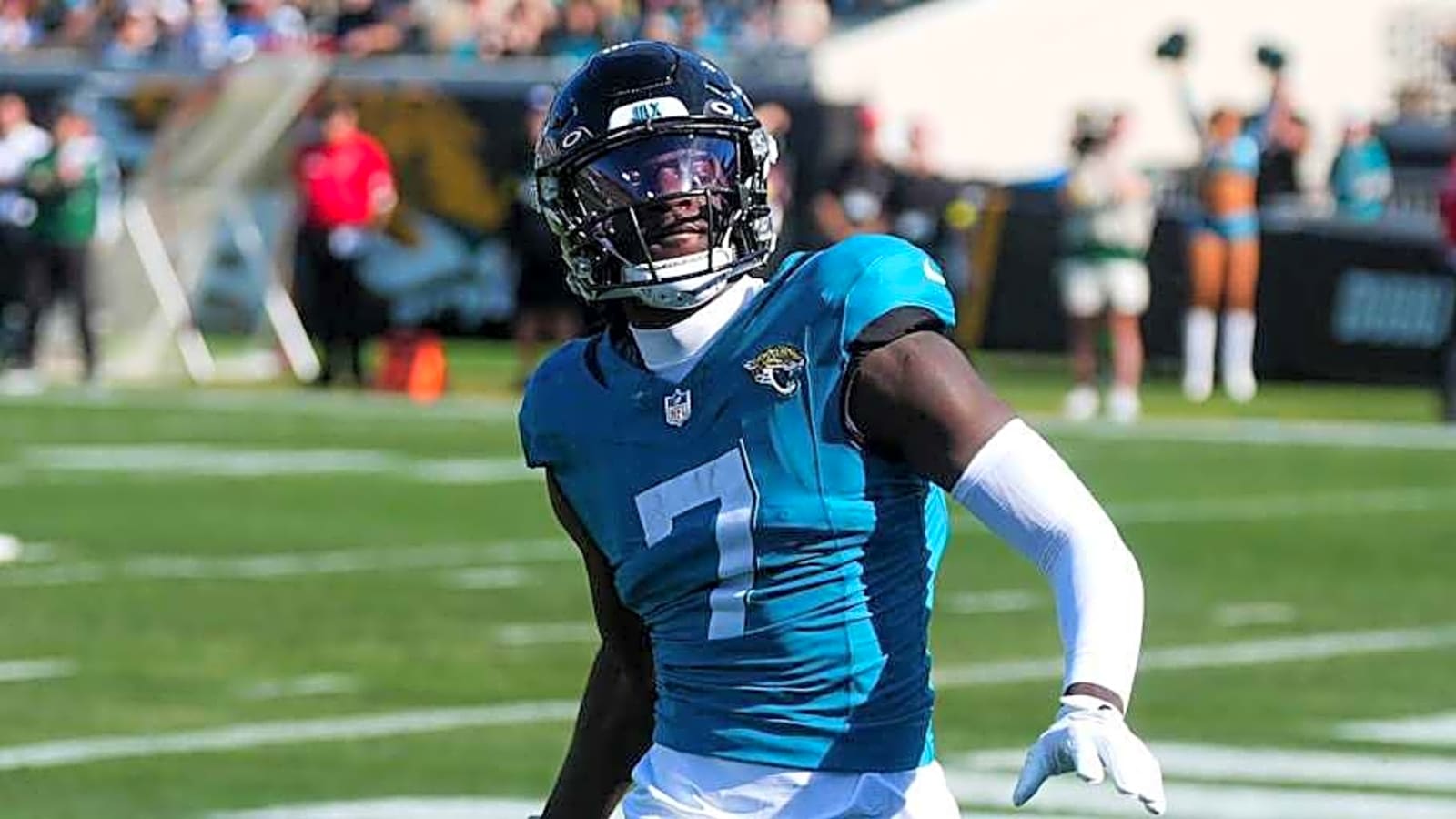 James Gladstone Drops Mic on Brian Thomas Jr. Rumors