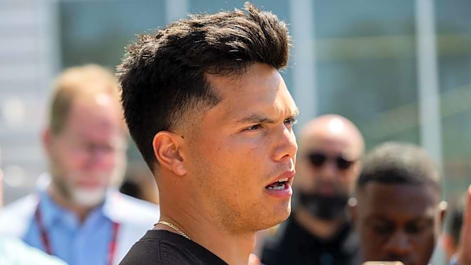 High&#39;s and Low&#39;s of Dillon Gabriel&#39;s NFL Debut vs. Eagles