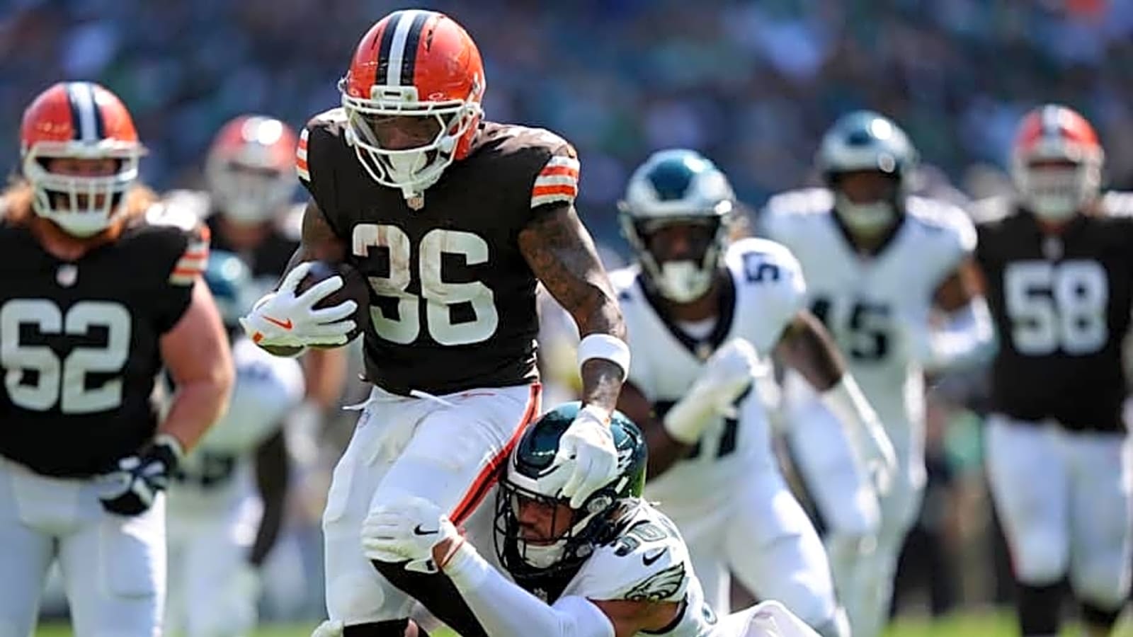 Browns add running back to replace Jerome Ford