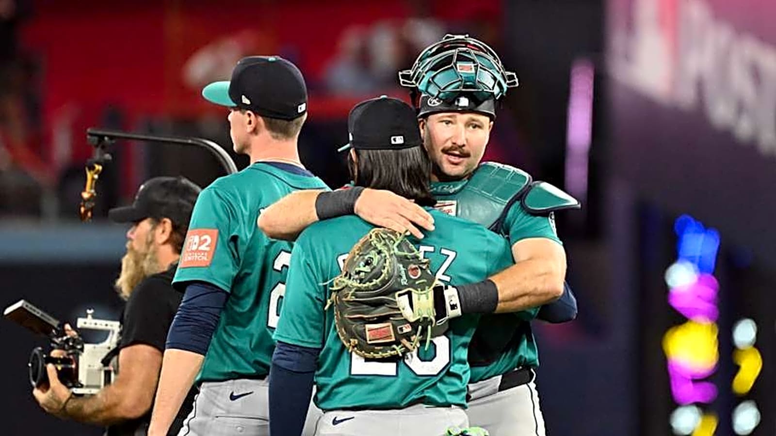 Former MLB All-Star Discusses Cal Raleigh&#39;s Season