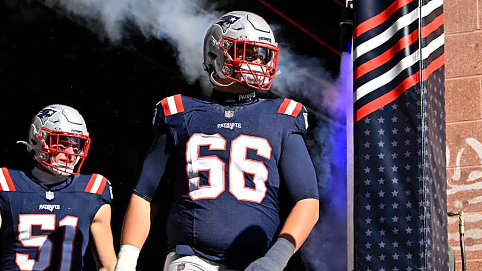 Patriots' Mike Vrabel Will Not Move Struggling LT