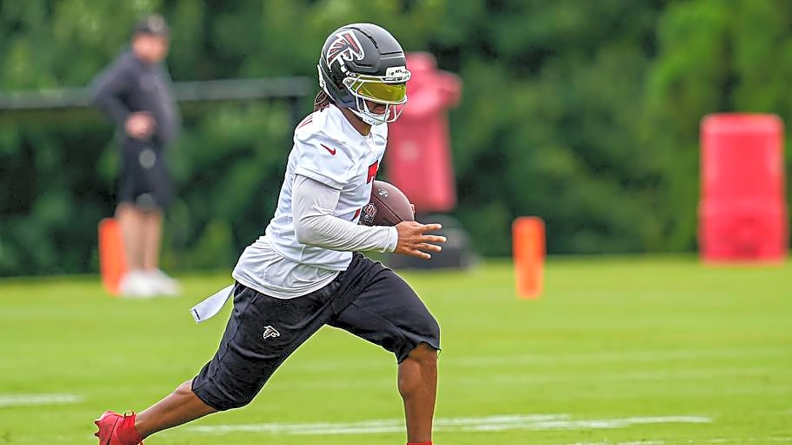 Falcons Must Avoid One Mistake With Bijan Robinson