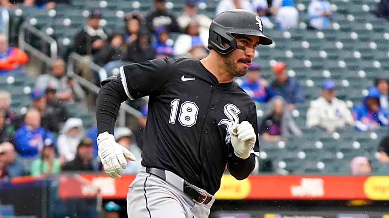 Chicago White Sox Outfielder Mike Tauchman Leaves Game With Injury