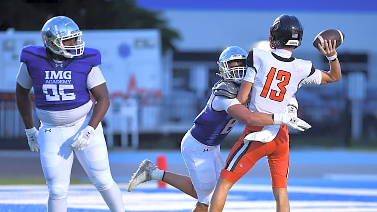 Texas Longhorns Battling Oklahoma Sooners for Five-Star Edge Rusher