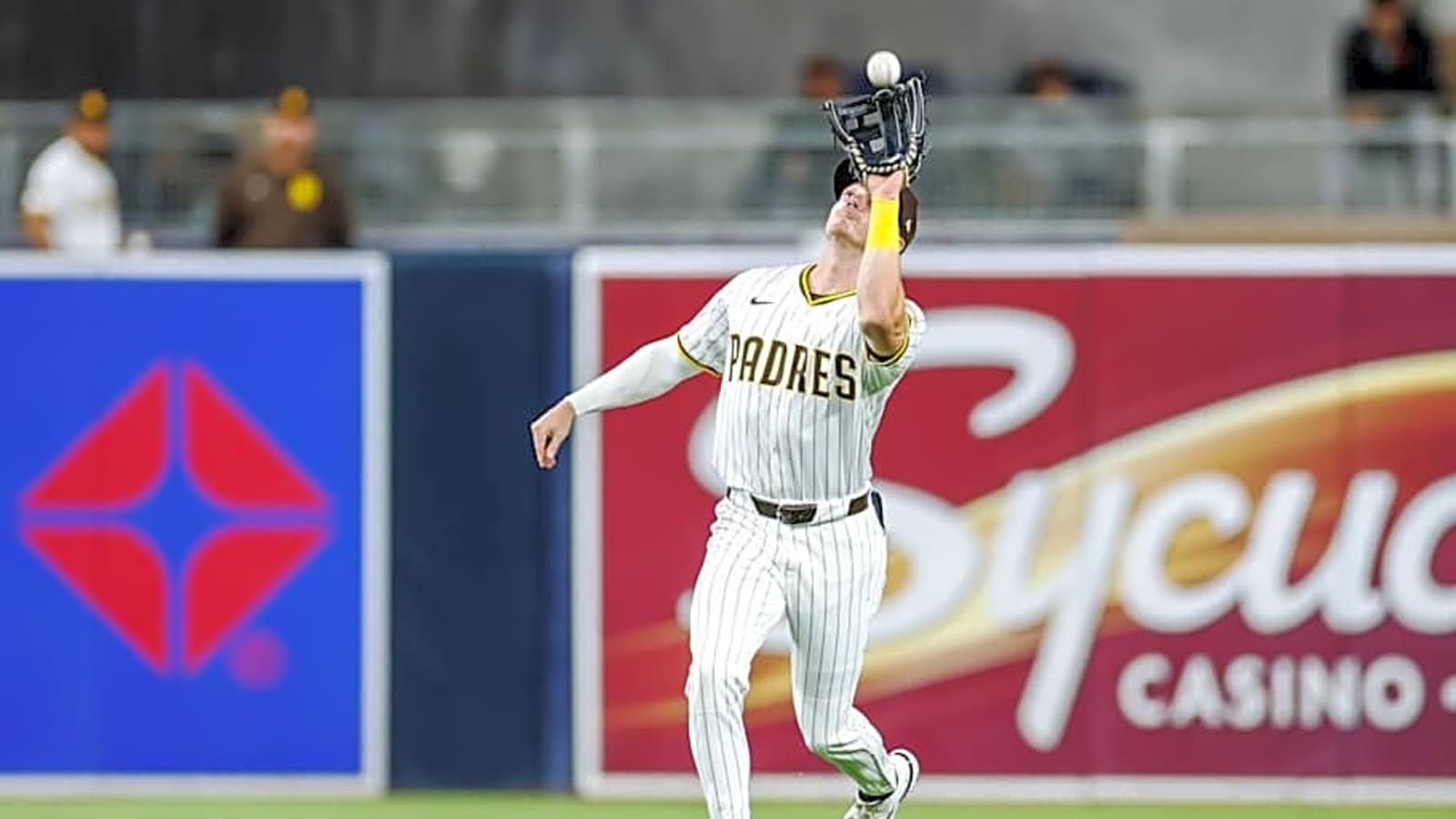 Padres Outfielder Emerging as Favorite to Earn Final Opening Day Roster Spot