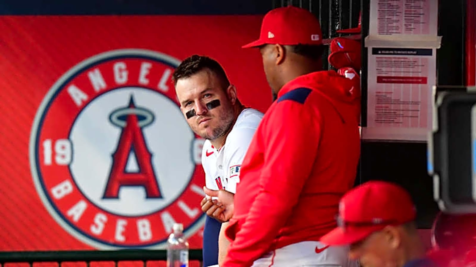 Angels&#39; Mike Trout Has Knee Soreness, Says Manager Ron Washington