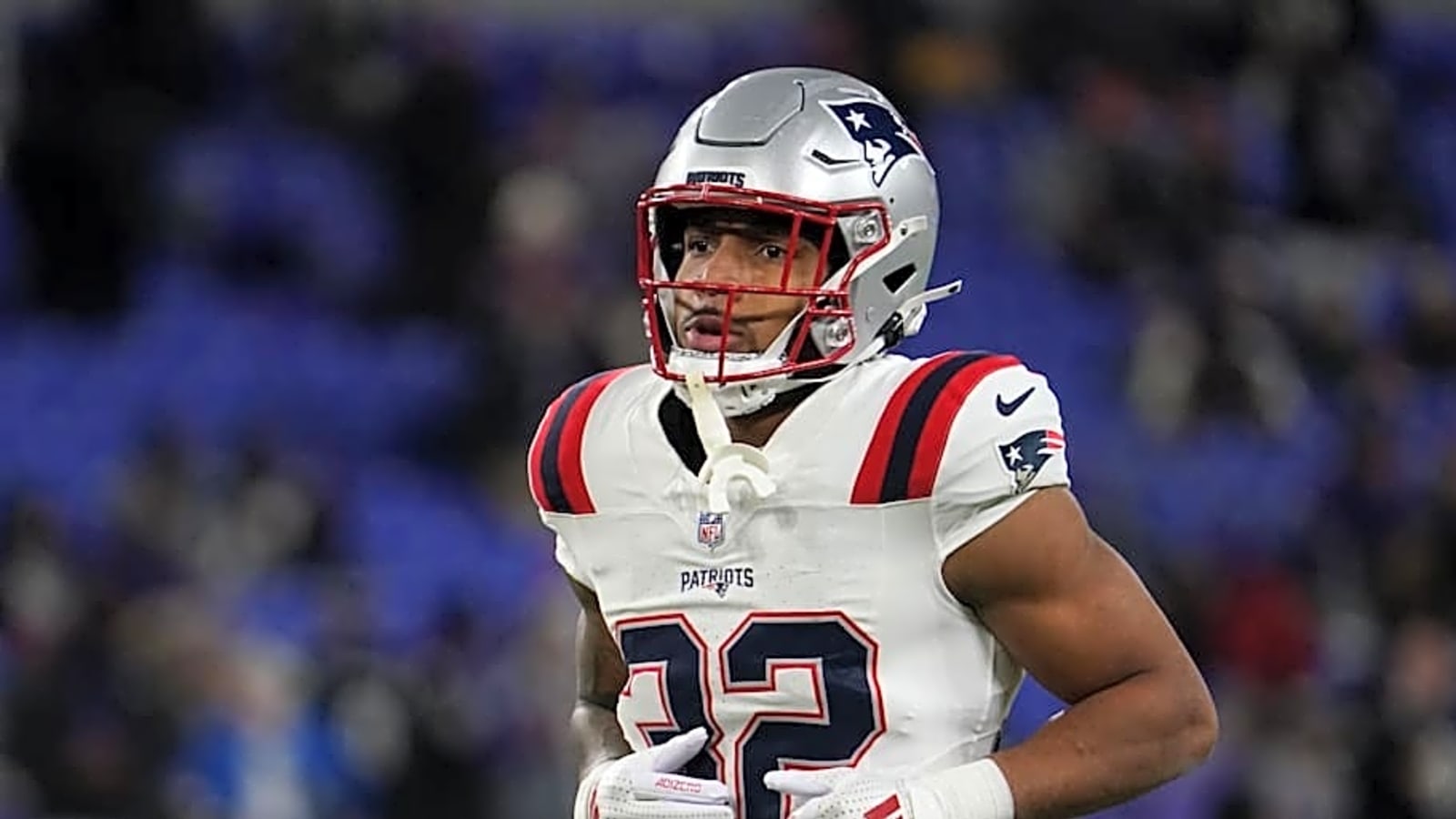 Patriots Rookie RB Suffers Injury vs. Ravens