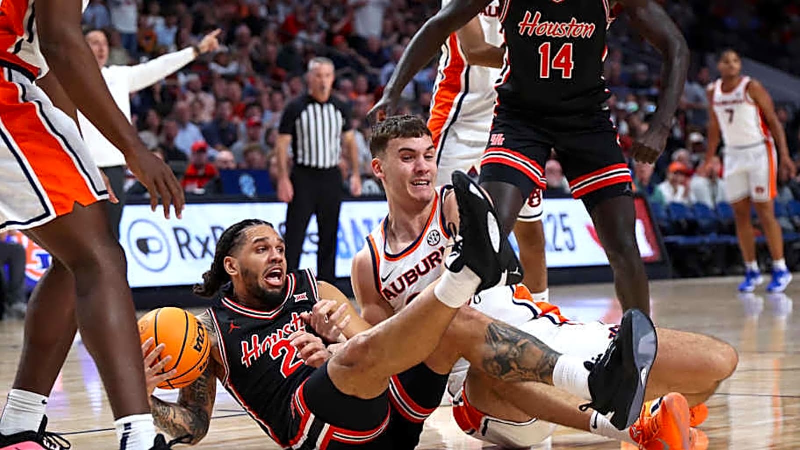 Houston's Paint Pressure and Ball Movement Outlast Auburn